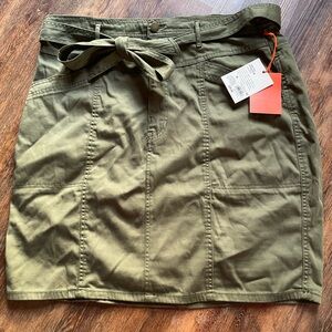 Olive knox rose utility skirt